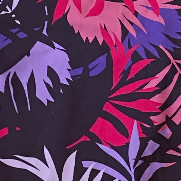 Eddie‎ Bauer Ruched Shaping Swimsuit M Purple Floral Flattering Summer Vacation - Picture 3 of 8